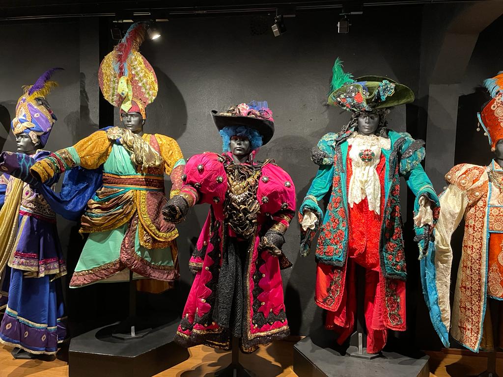 F2 VISITS MUSEO DEL CARNAVAL
